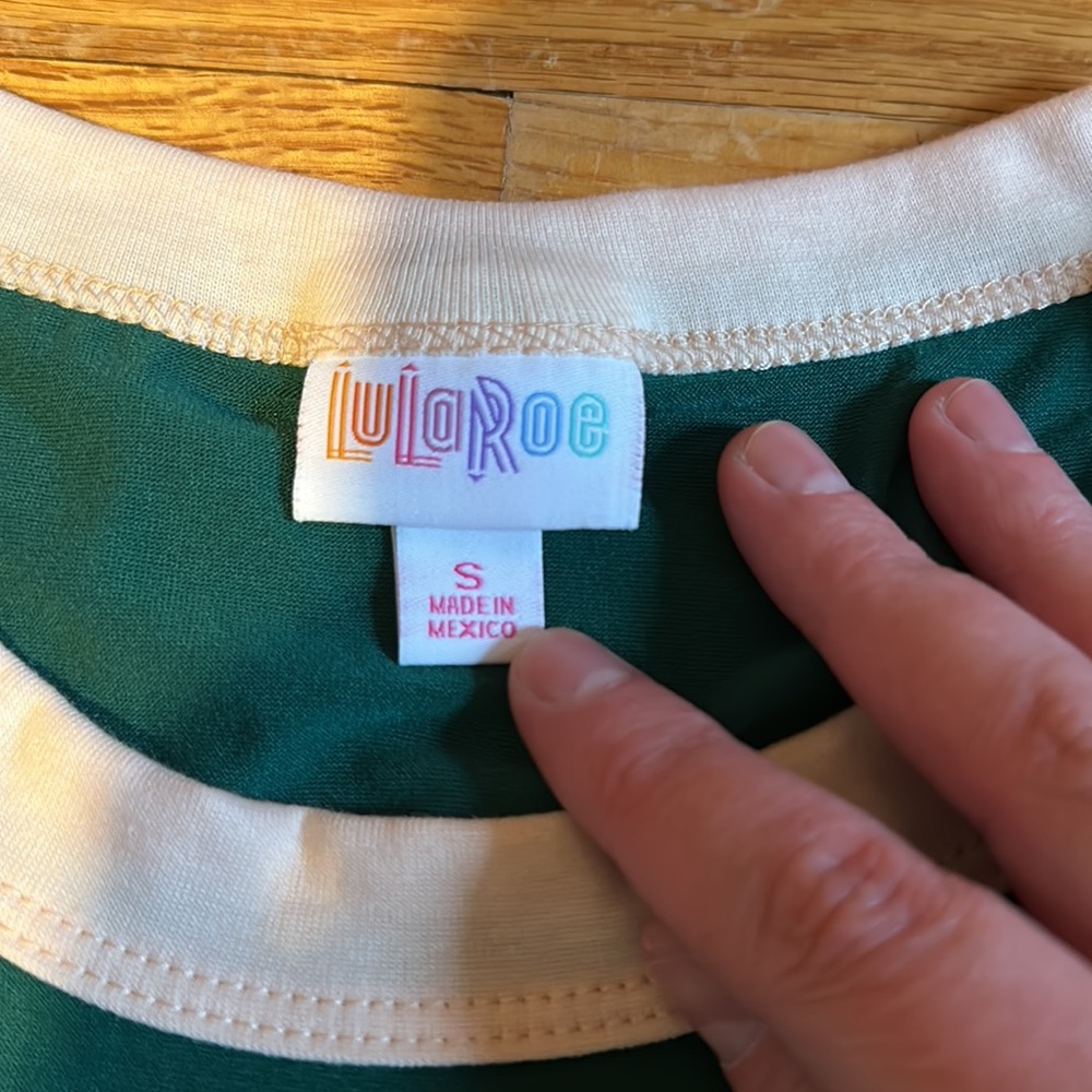 LulaRoe Liv Tee - Picture 3 of 6